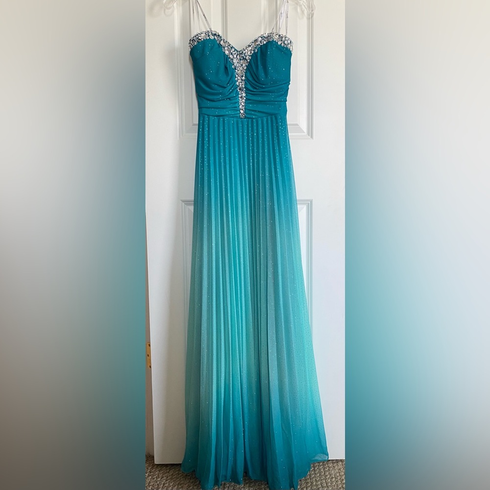 Elegant Teal Evening Gown